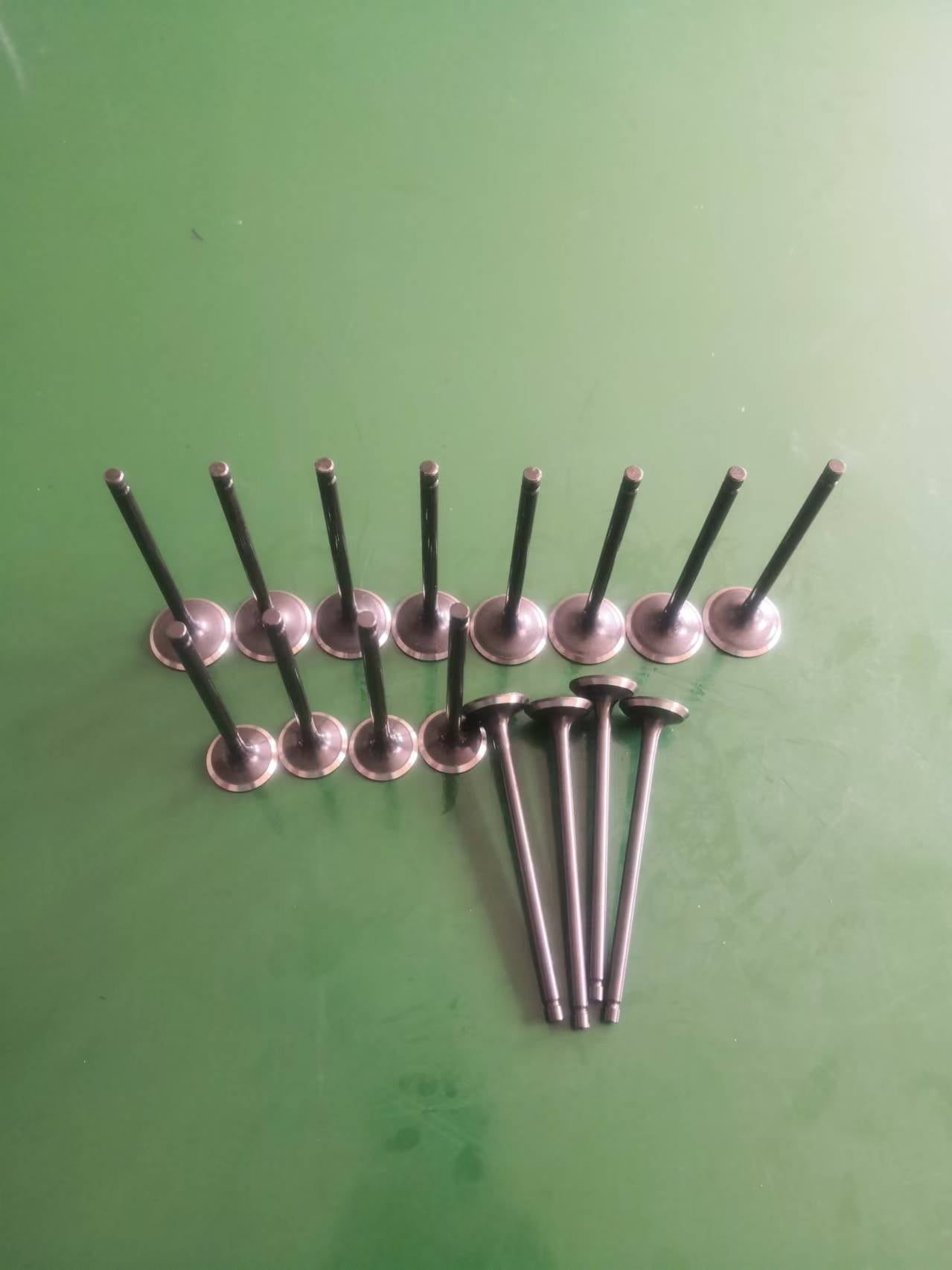 Engine Valves Intake and Exhaust Fro Mitsubishi 4g15m Md128435/Md139755